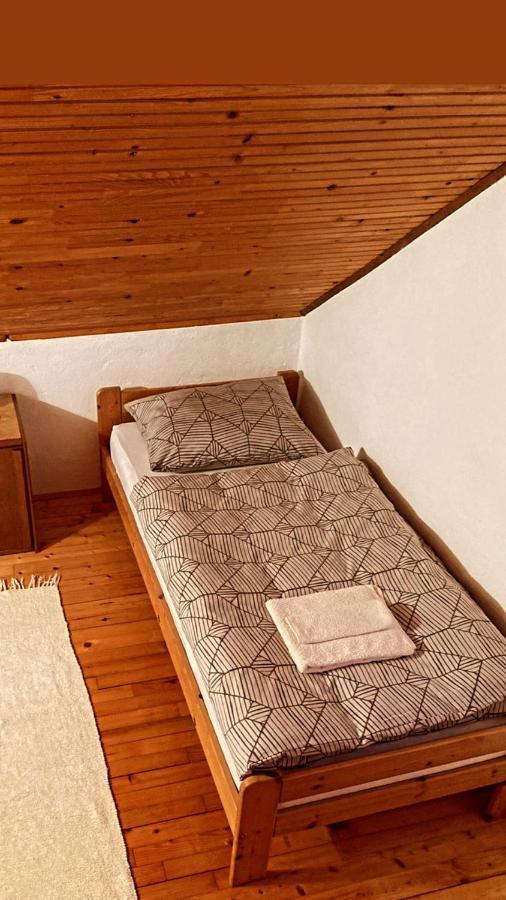 Апартаменты Apartman Ivano Госпич Экстерьер фото